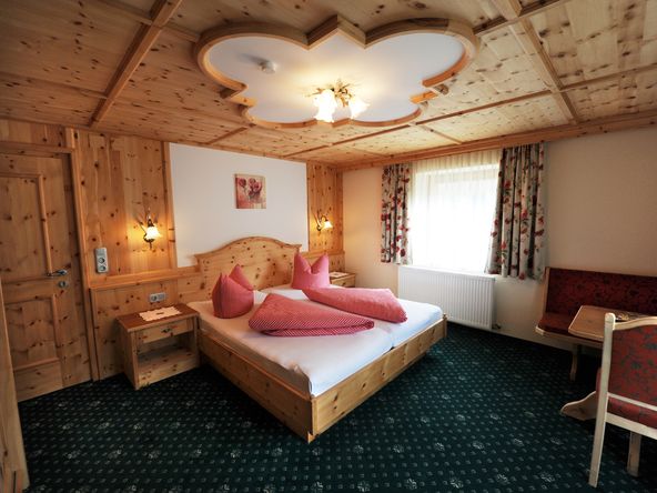 Pine double room in Landhaus Platzer