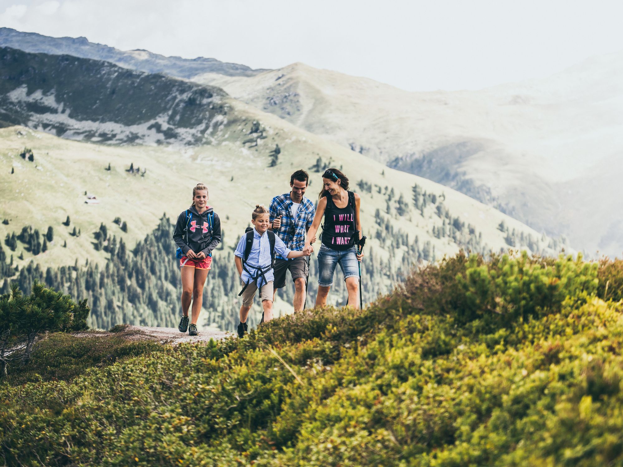 Family hiking in the Zillertal | © Zillertal Arena / Johannes Sautner