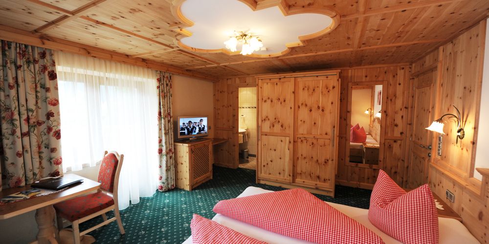 Pine double room in Landhaus Platzer